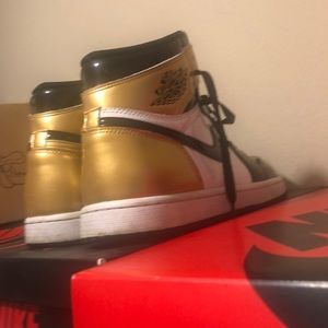 Air Jordan 1 “Gold Toe”